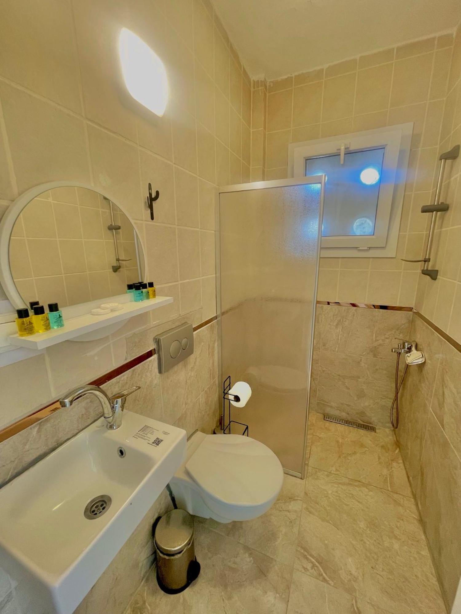 Aspat Hotel Bodrum - Beach&Restaurant ภายนอก รูปภาพ